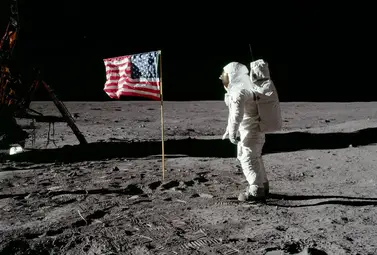 ニール アームストロングとバズ オルドリン 初めて月面を歩いた男たち ギネス世界記録