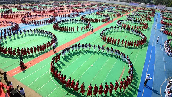 【 映像 】インド人もビックリ！「最多数で踊るKarma Naachダンス」｜ギネス世界記録