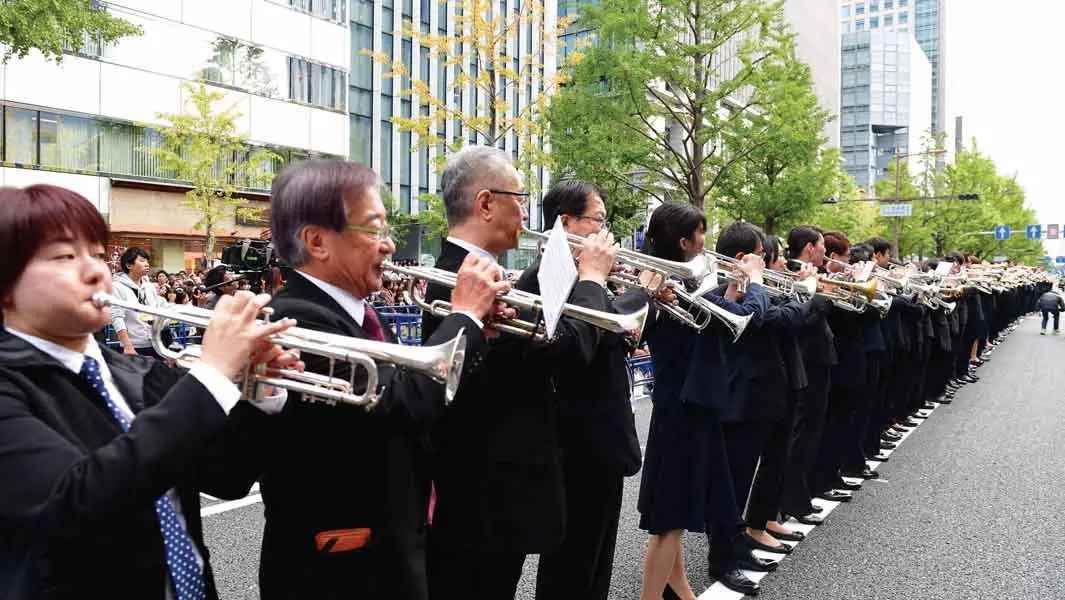 "大阪の大動脈"、御堂筋でギネス世界記録挑戦！172人のトランペット奏者が奏でる壮大なファンファーレ