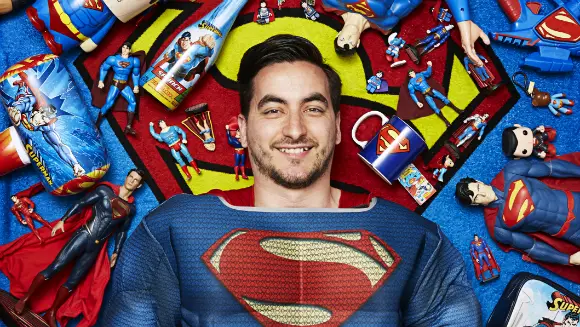 スーパーマングッズの最多コレクター、家族に支えられながら今日もコレクションに勤しむブラジル男｜ギネス世界記録