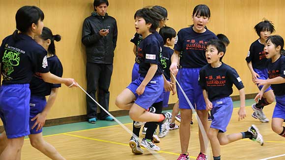【映像】少年少女、日本の若き血潮、縄跳びで世界へと羽ばたく!　縄跳びとギネス世界記録