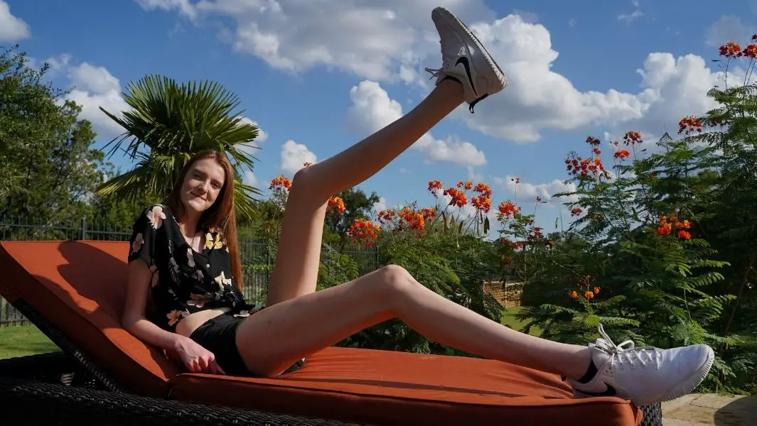 テキサスに住む十代の女性がギネス世界記録「最も長い脚」に認定