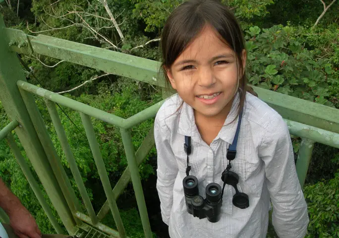 2010年にエクアドルのアマゾン熱帯雨林でバーディングをするクレイグ