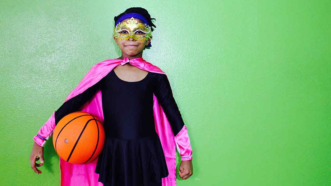 13歳のバスケットボール・プレイヤーが、世界中の少女たちに希望を与えた理由