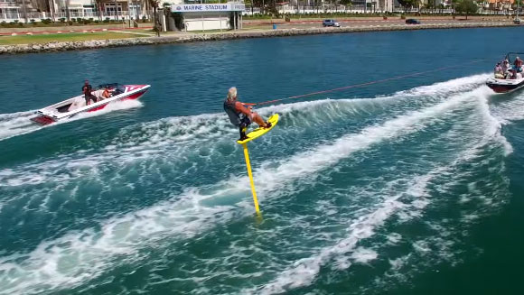 映像】 3.42メートルの上空から海水を往く快感｜水中翼船（ハイドロ