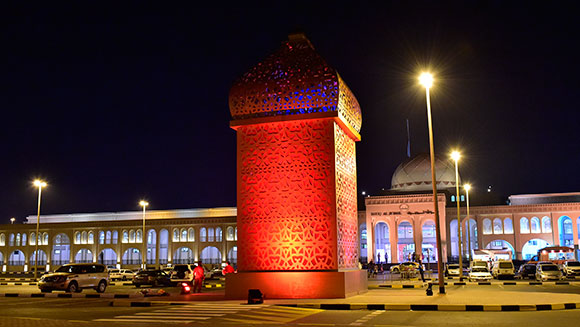 シャールジャにある食品市場の最大のランタン、日本の記録を破る