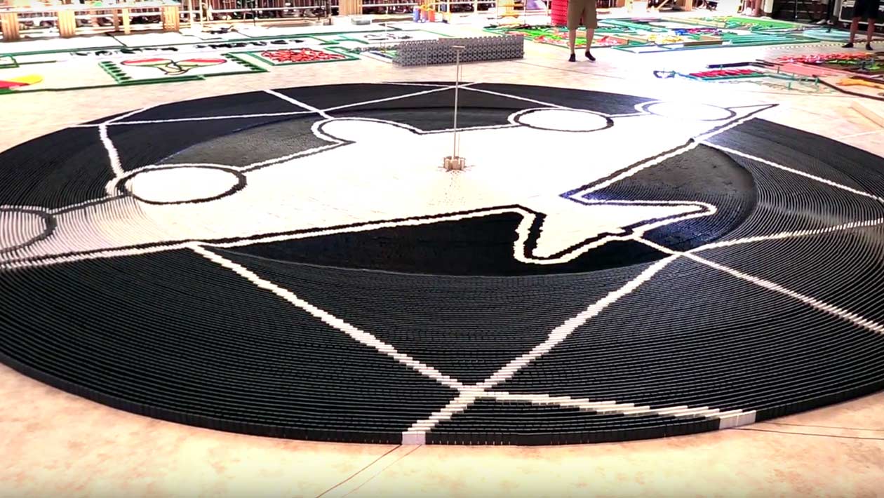Most dominoes toppled in a circle field header