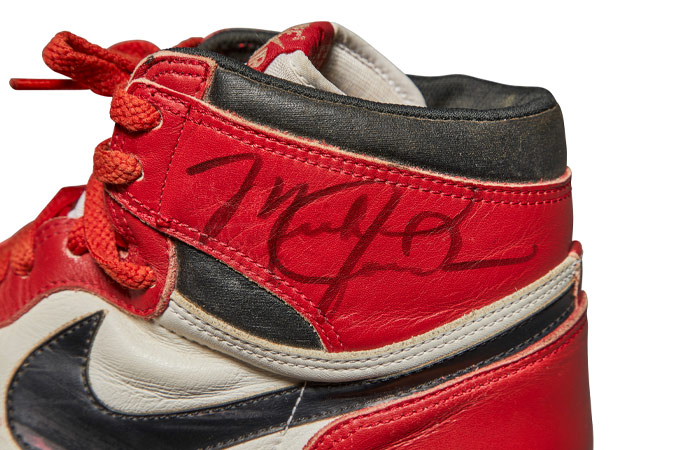 サイン入りのエア ジョーダン 1が、スニーカーのオークション最高落札