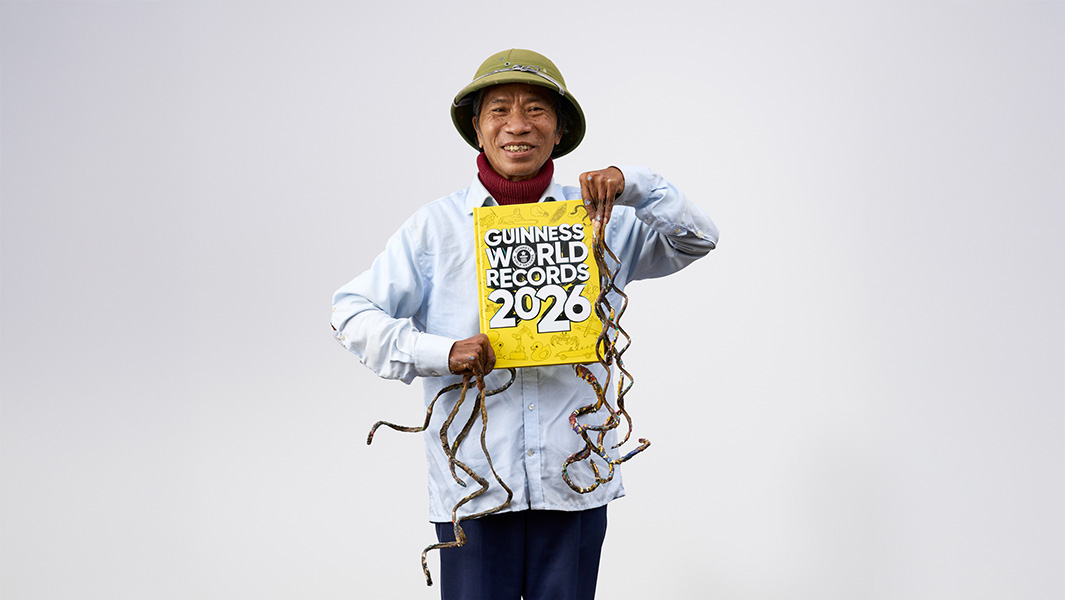 split image of Lưu Công Huyền and his long fingernails