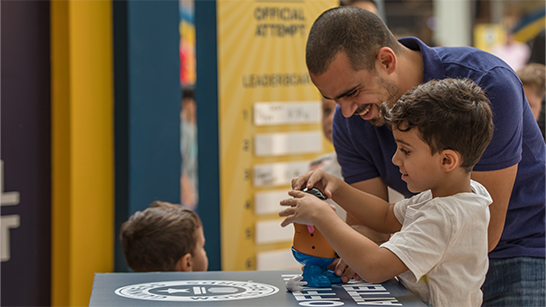 キッズゾーンでは、子どもたちがワクワクする体験ができます。