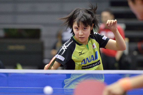 miu playing table tennis